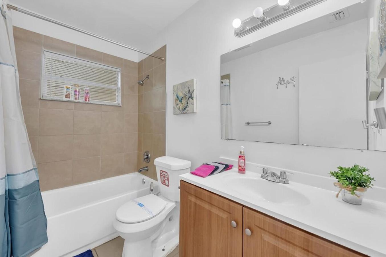 2 Bedroom House Minutes From Beach And Casino Db1 ดาเนียบีช ภายนอก รูปภาพ