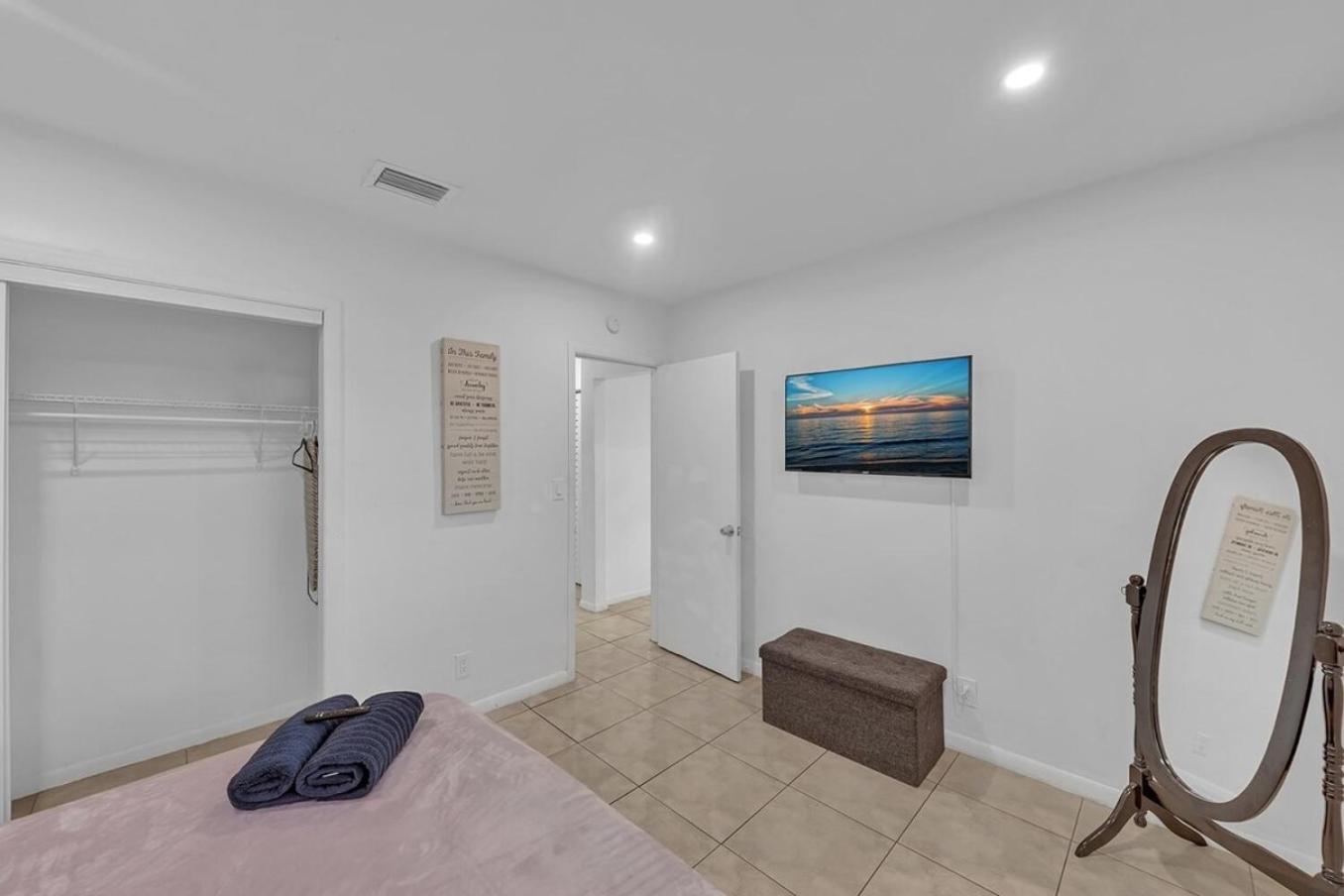 2 Bedroom House Minutes From Beach And Casino Db1 ดาเนียบีช ภายนอก รูปภาพ